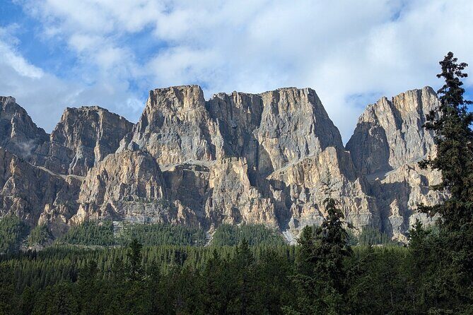 1 Day of Banff Viewpoints Lakes Bow Valley in Private Custom Tour - First Views: Lake Minnewanka and Mount Norquay Lookout