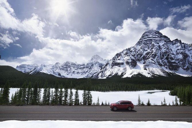 4-Day Rockies Explorer Tour Pkg: Banff, Columbia Icefield, Yoho - Day 4 to Yoho: Lake Louise, Moraine views, then Emerald Lake and Natural Bridge