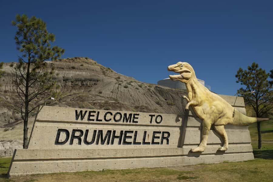 Badlands Tour: Drumheller with Museum, Hoodoos & Coal Mine - Royal Tyrrell Museum: where the fossils make the day click