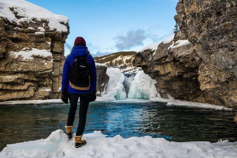 Banff: Gondola Cave Basin, Johnston Canyon & Lake Minnewanka - Bow Falls, Fairmont pass-by, and Surprise Corner: how to get the photos fast