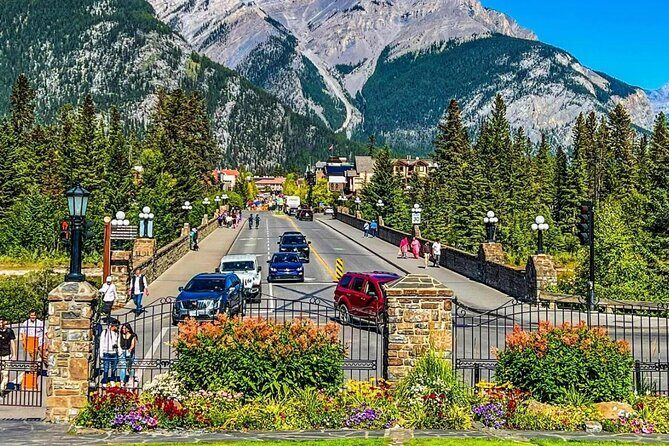 Banff: Gondola, Hot Spring and Three Lakes Tour - Timing, buses, and the best way to avoid stress