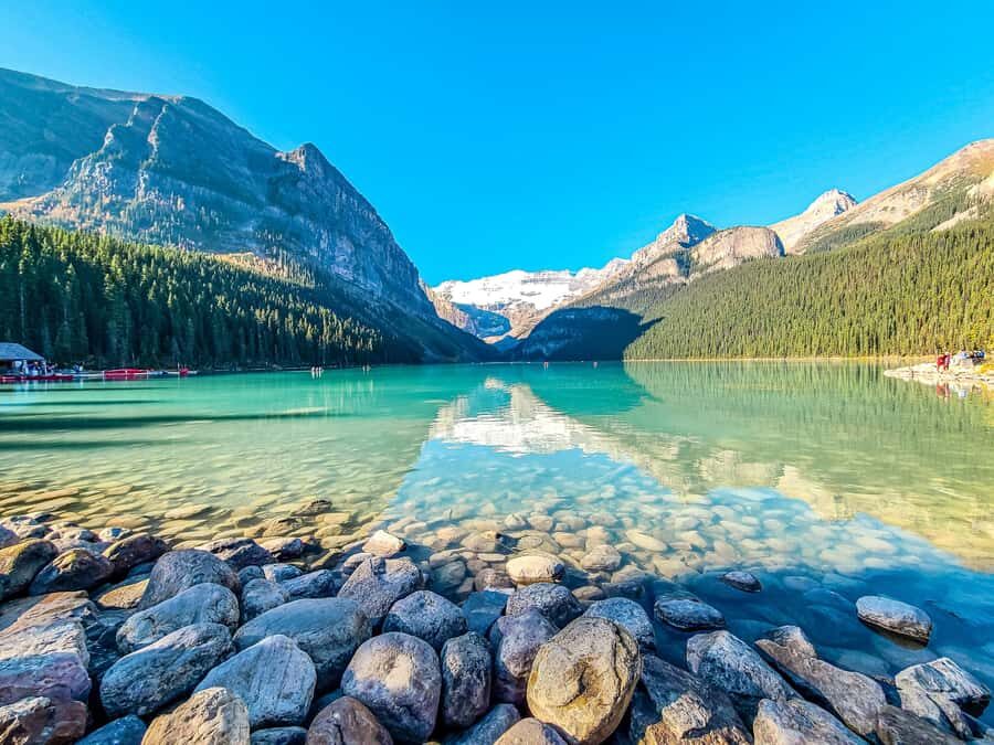 Banff: Lake Louise,Lake Minnewanka,Emerald Lake & Banff Town - A ten-hour loop through Banff and Yoho’s best hits