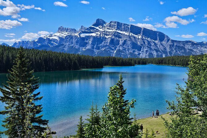 Banff Private Tour - Beyond the basics - From Calgary to the Rockies: the drive is part of the show