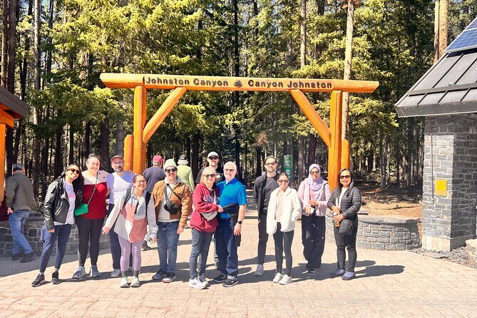 Banff Town ,Lake Louise, Moraine , Emerald & Johnston Canyon Tour - Timing, walking comfort, and dressing for a cold day in the Rockies