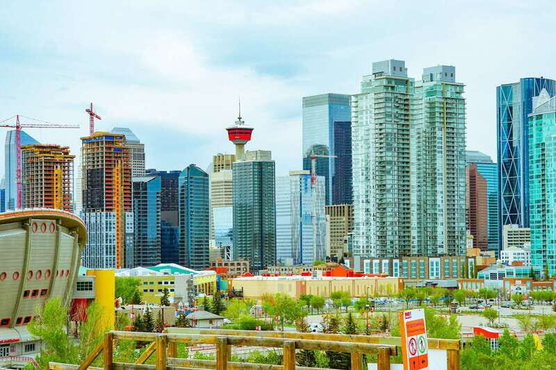 Calgary: 3-Hour Sightseeing Bus Tour - Downtown Calgary, City Hall, and the “Big Icons” Pass