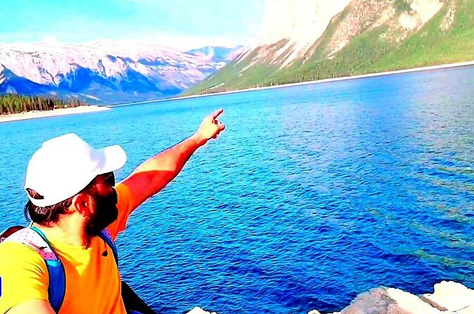 Calgary Airport to Banff and Beyond Transfer Service - Timing Tips for a Smooth Arrival Day