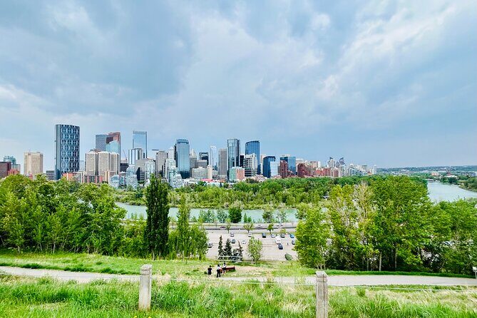 Calgary Best Private Transfer Between Local Airport and Hotels - Group discounts and private rides: who this transfer fits best