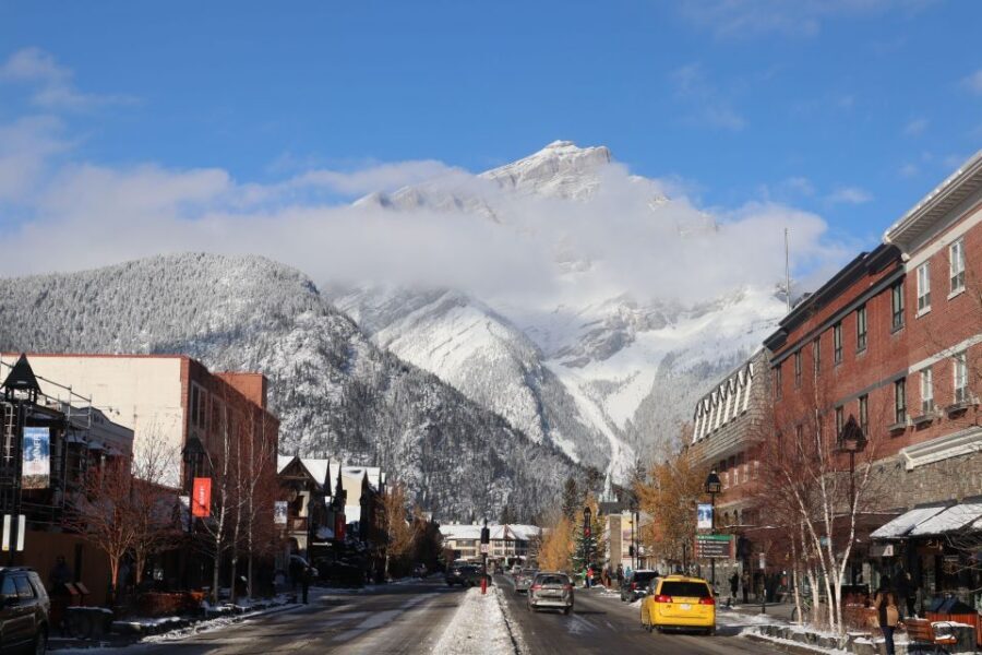 Calgary/Canmore: Banff National Park & Lake Louise Day Trip - Banff Town: the two hours that make or break the day