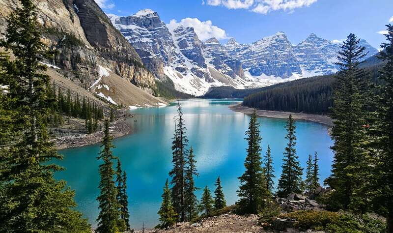 Calgary: Glaciers, Mountains, Lakes, Canmore and Banff Tour - Lake Louise: glacier-fed views, plus seasonal ways to enjoy the lake