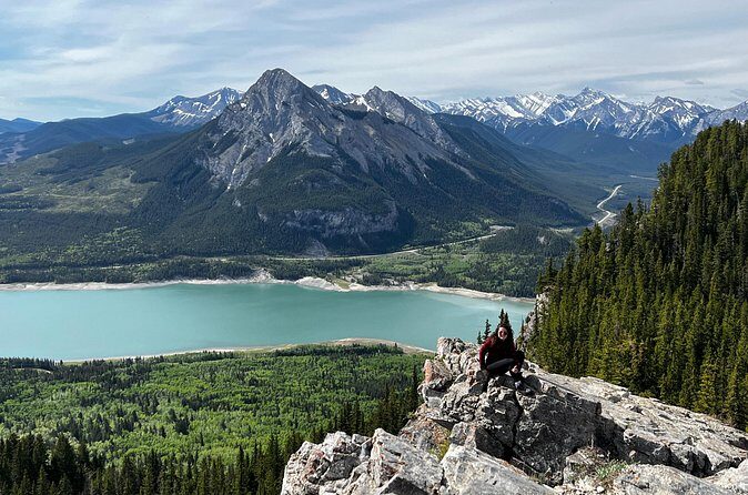Calgary to the Rocky Mountains Private Day Tour - What to wear and pack for a 4–6 hour Rocky day