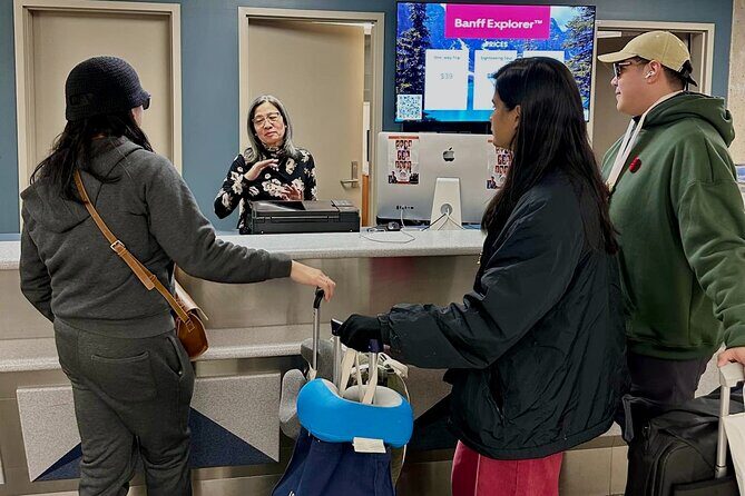 Calgary YYC Airport: Affordable Shared Shuttle to Banff & Canmore - Finding the Banff Explorer ticket office at YYC (this is the make-or-break)