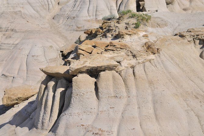 Drumheller Dinosaur Valley & Horseshoe Canyon Adventure Day Tour - Getting There and Being Comfortable (AC Helps, but Roads Matter)