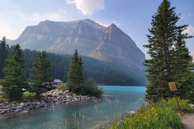 Explore Moraine Lake, Banff, Lake Louise & Minnewanka - Lake Louise for 1 Hour and the Castle Mountain Moment