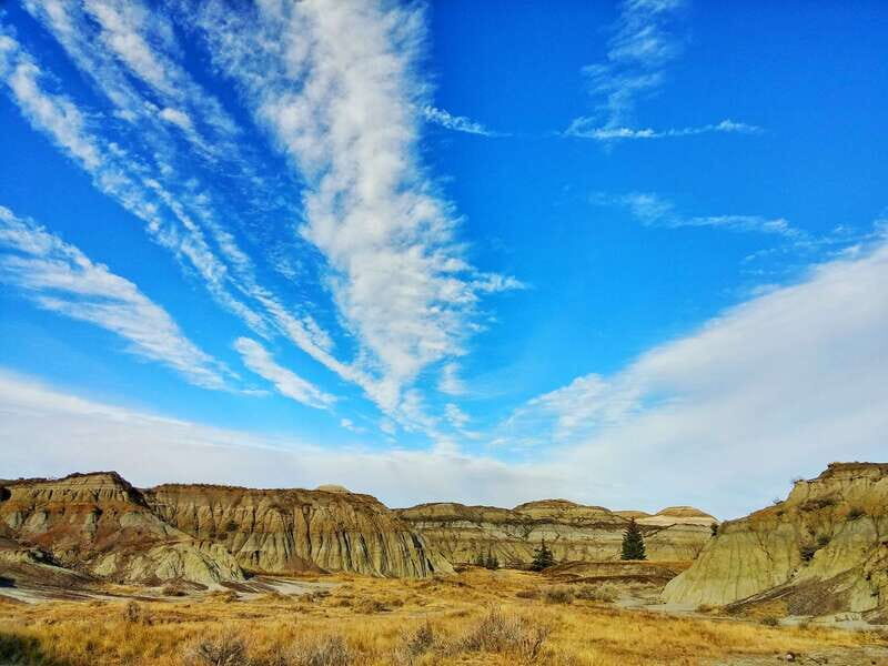 From Calgary: Canadian Badlands Private Geological Tour - Horseshoe Canyon: big canyon views and a doable trail