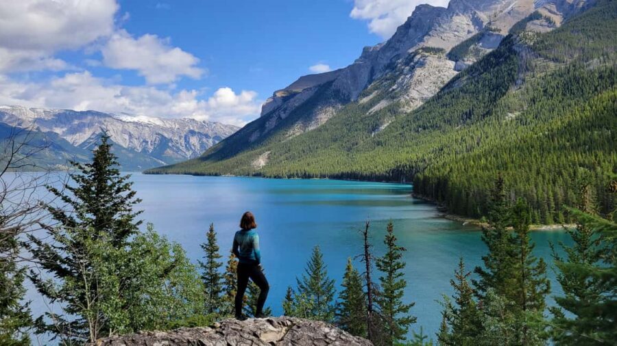 From Calgary/Canmore: Banff National Park Premium Day Trip - Lake Louise in winter: frozen beauty with walk options