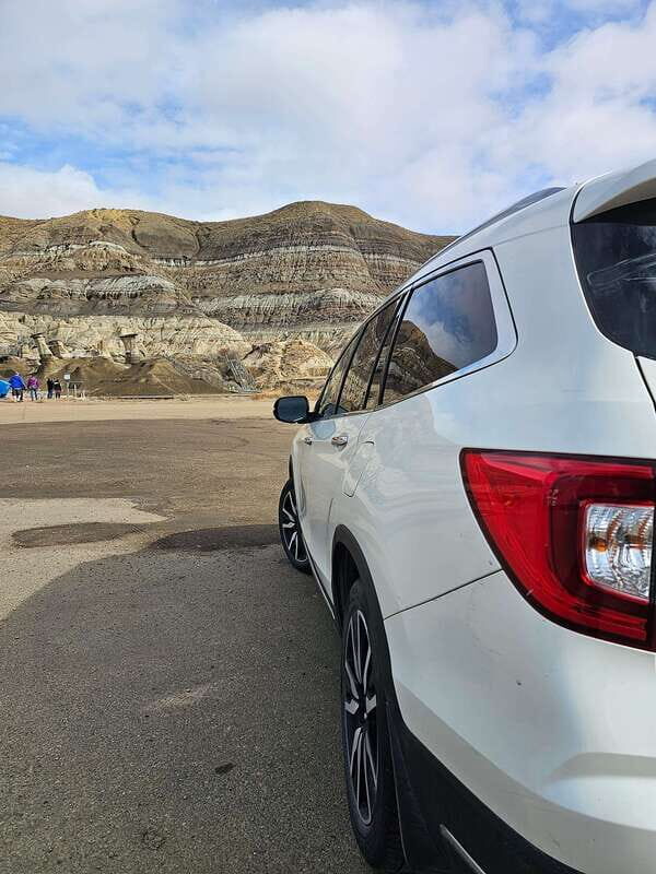 From Calgary: Drumheller Private Tour, Full day sightseeing - Hoodoos and Horseshoe Canyon: guided walking without the stress
