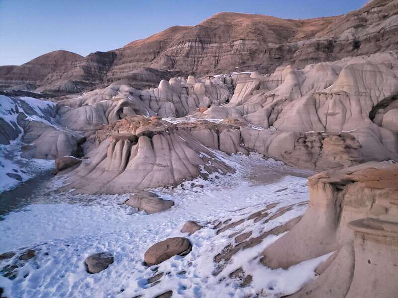 From Calgary: Drumheller Private Tour, Full day sightseeing - Price and logistics: is $430 per group good value?