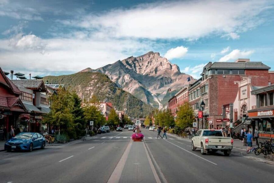 From Calgary: Explore 4 Stunning Lakes in Banff & Yoho - Emerald Lake, Yoho National Park: Biggest Lake Time and a Slow-Walk Feel