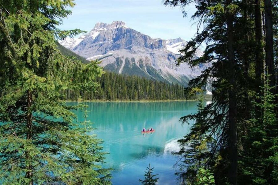 From Calgary: Explore 4 Stunning Lakes in Banff & Yoho - What’s Included Along the Way (and What to Bring)