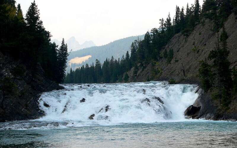 From Calgary: Private Lake Louise and Banff Day Trip - Lake Louise first: how to make 30 minutes count