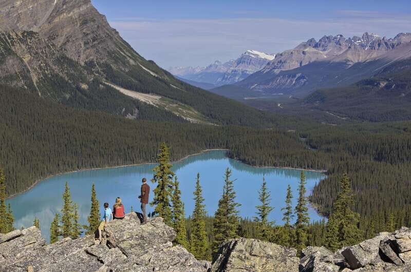 Icefield: Icefield Parkway, Bow Lakes & Peyto Lakes Day Tour - Morning Departure, Weather Changes, and How the Day Stays on Track