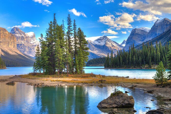 Jasper National Park 2-Day Tour: Maligne Lake & Columbia Icefield - Day 1: Bow Lake, Columbia Icefield, Athabasca Falls, and Jasper Town