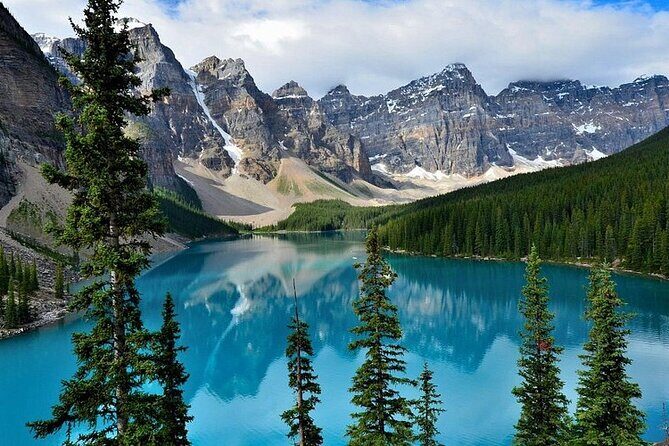 Lake Louise Moraine Lake Day Trip from Banff Calgary Canmore - Lake Louise: the best first stop for getting your bearings