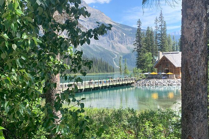 Lake Louise Moraine Lake Emerald Lake Yoho Banff National Park - Lake Louise: the iconic shore stop with a glacier backdrop