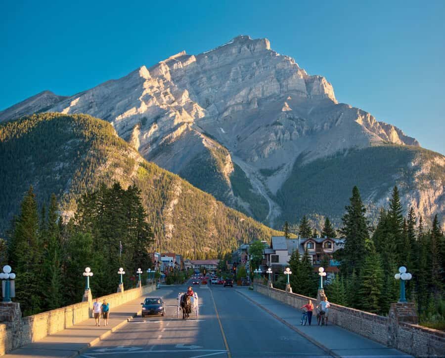 Lake Louise,Moraine Lake,Yoho NP,Johnston Canyon & BanffTour - Tips that help you get the best day (without burning out)