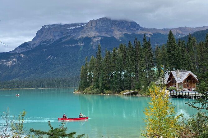 Moraine Lake Lake Louise Emerald Lake Banff Town & Natural Bridge - Moraine Lake: the summer-only main event (ticket included)