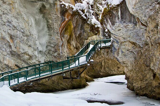 Moraine Lake, Lake Louise, Emerald Lake, Marble Canyon,Banff tour - Banff National Park First: Your Scenic Intro