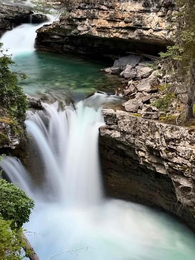 Moraine Lake Louise Emerald Johnston Canyon Banff Yoho Tour - Pacing and comfort: what the day feels like on the ground