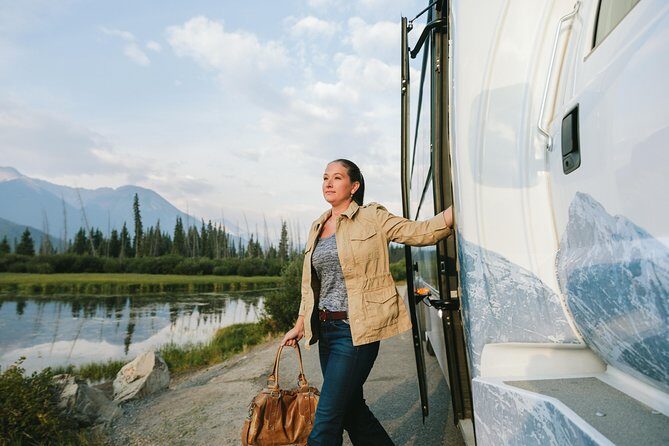 Mountain Lakes and Waterfalls - roundtrip from Calgary - Yoho National Park: Spiral Tunnels and Takakkaw Falls on the same day