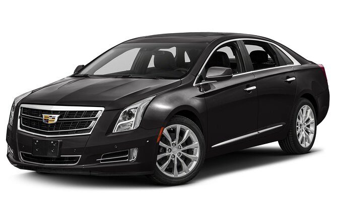 Private Transfer: Calgary Airport to Downtown - Quick Take: Calgary Airport to Downtown in a Private Sedan