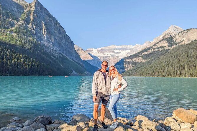 Rockies Grand Advanture: Moraine & Louise Lakes, Waterfall Tour - Stop 4: Banff Town Sign and a proper break in the middle of the day