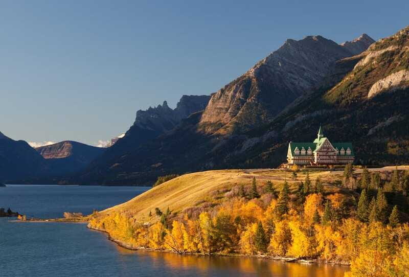 Waterton National Park: Lakes & Mountains Day Tour - Guides, Language, and How the Day Feels in a Small Group