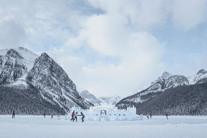 Winter Trip: Lake Louise, Marble Canyon, Emerald Lake, Banff - Emerald Lake and the wooden bridge pause